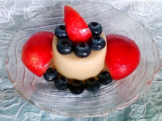 黒砂糖ミルク寒天と季節のフルーツの冷製デザート .JPG